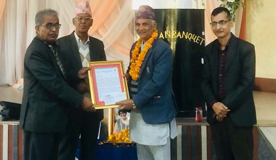 प्रा.डा. उर्मिला प्याकुरेल मधुश्री प्रतिष्ठानबाट चार व्यक्तित्व पुरस्कृत