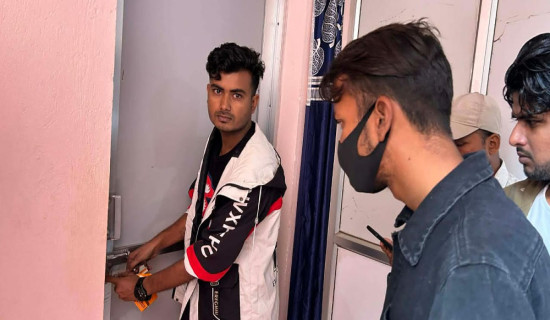 नेपाल खानेपानी संस्थान राजविराजमा तालाबन्दी