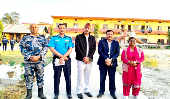 सुरक्षा अधिकारीद्वारा बाँकेका मतदान केन्द्रको स्थलगत अनुगमन