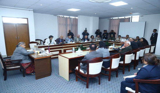 प्रधानमन्त्री कार्की नागरिक समाजका अगुवासँग अन्तर्क्रिया गर्दै