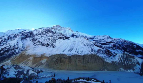 चिसोले जमेर बरफ बन्यो पञ्चकुण्ड ताल