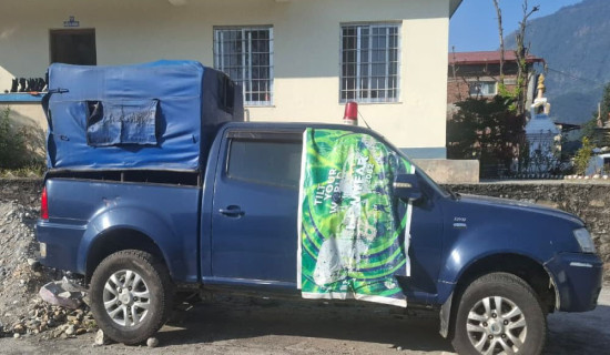 सवारी साधन नहुँदा लमजुङ प्रहरीलाई सास्ती