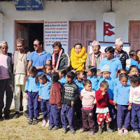 भारतीय दूतावासद्वारा बडिगाडको विद्यालयलाई बस सहयोग