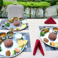 टिपताला पुग्यो सडक, खुलेन नाका