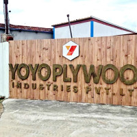 गृहमन्त्री अर्याल र निवर्तमान सांसद खतिवडाबिच भेटवार्ता