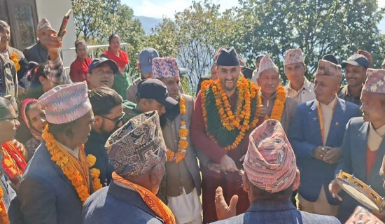 विपन्नलाई बाख्रा उपहार