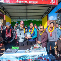 विपन्नलाई बाख्रा उपहार