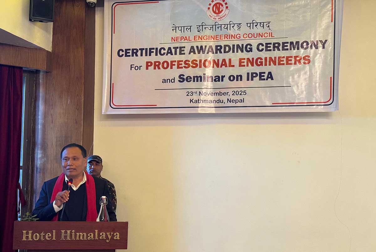 कर्मचारीले समयमै निर्णय नगर्दा राज्यले ठूलो नोक्सानी बेहोरिरहेको छ : मन्त्री घिसिङ