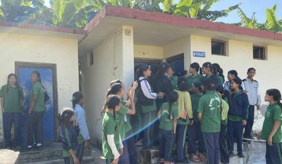 छात्रवृत्ति नपाउँदा मुक्त कमलरीको पढाइ सङ्कटमा