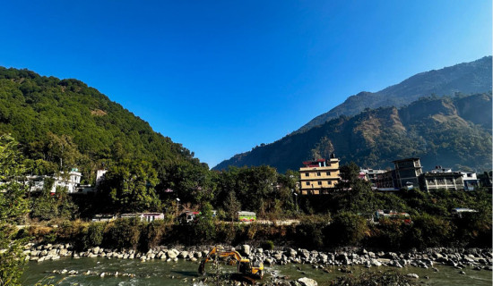 म्याग्दी नदीमा पानीको सतह घटेपछि पर्खाल निर्माण सुरु