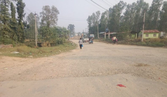 हुलाकी राजमार्गको खजुरा र गुलरिया खण्ड बन्ने