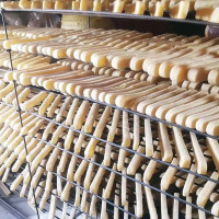 नदीमा रमाउने माझी