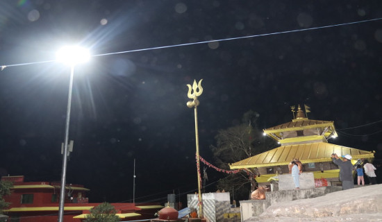 गलेश्वर मन्दिरमा हाई मास्ट लाइट जडान