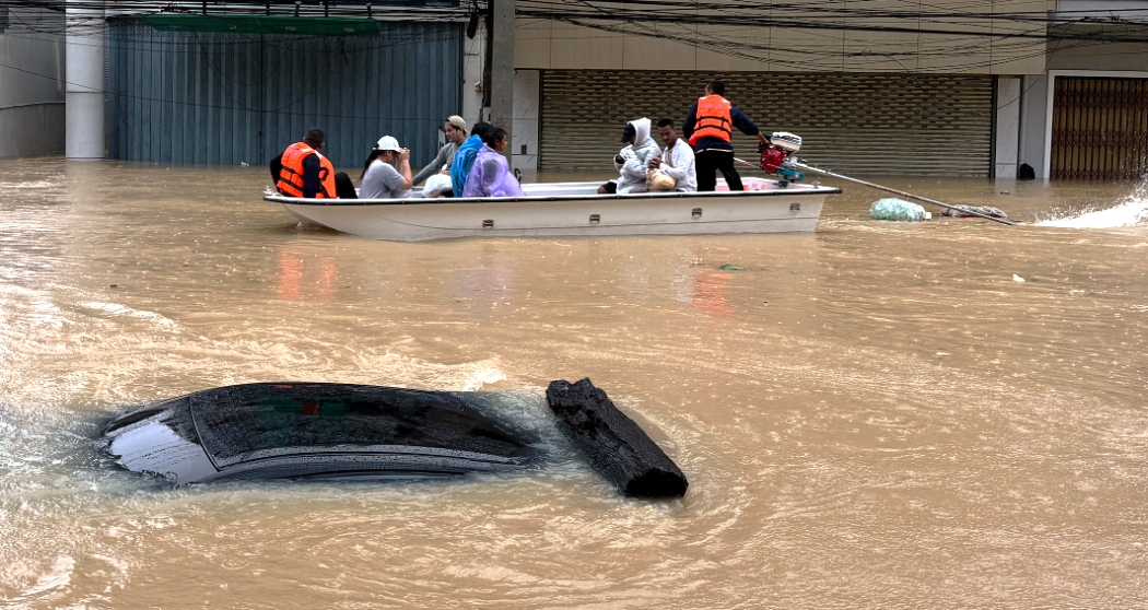 मलेसियामा बाढी संकट गहिरिँदैः २६ हजारभन्दा बढी विस्थापित, एक बालकको मृत्यु