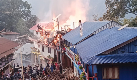 साब्लाखु भञ्ज्याङ बजारमा आगलागी