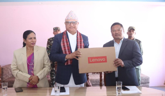 आगजनीबाट क्षतिग्रस्त दुहवी नगरपालिकालाई प्रदेश सरकारको सहयोग