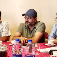 विद्यार्थीलाई पोशाक वितरण