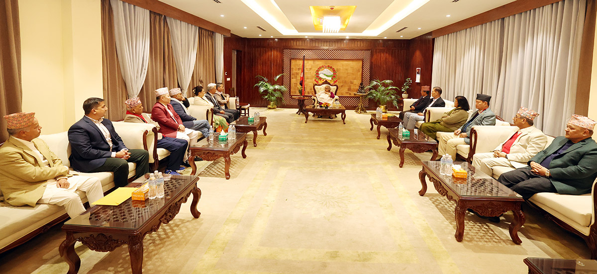 बालुवाटारमा प्रधानमन्त्रीसँग राप्रपा नेताको छलफल