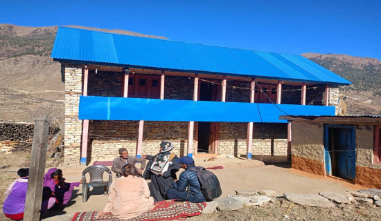 सगरमाथा जाने बाटो भत्किएपछि आरोहण ठप्प