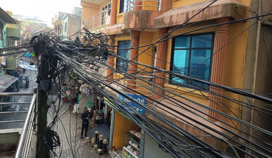 अव्यवस्थित तार १५ दिन भित्र हटाउन गल्याङ नगरपालिकाको निर्देशन