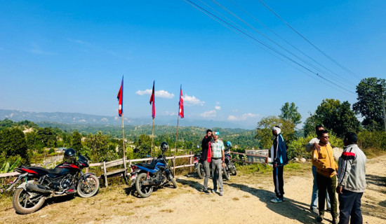 सिरहाको भालटार डाँडामा आन्तरिक पर्यटकको आकर्षण बढ्दो