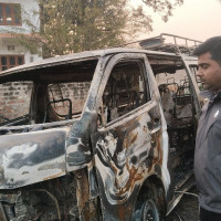 एनपिएलः चितवन टस जितेर ब्याटिङमा