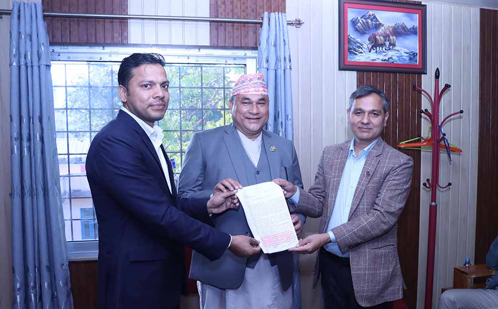 समान श्रेणीका कर्मचारीको मर्यादाक्रम एउटै हुनुपर्ने माग