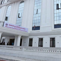 पहिरोमुनि स्वास्थ्य चौकी  : डरैडरमा सेवा दिँदै स्वास्थ्यकर्मी