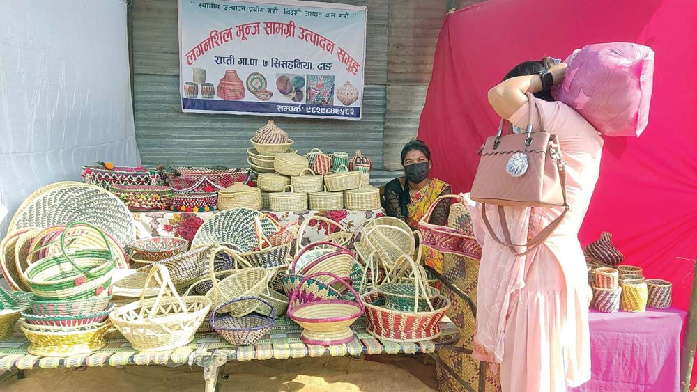 सत्ताइस अर्बको हस्तकला सामग्री निर्यात