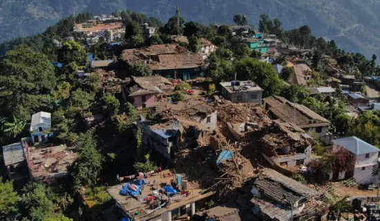 थातथलो छोड्दै भूकम्पपीडित