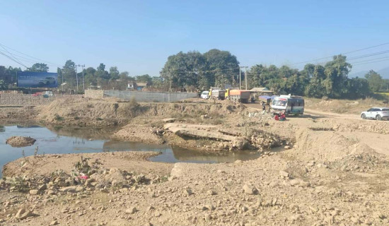 पुल निर्माणमा ढिलाइ