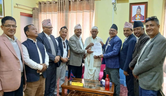 बस सेवा पाएपछि स्थानीय हर्षित