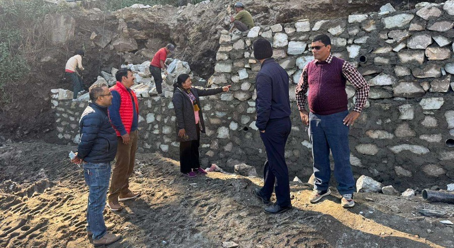 गलेश्वर–पुलाश्रम सडक योजनामा ठेकदारको लापरबाही