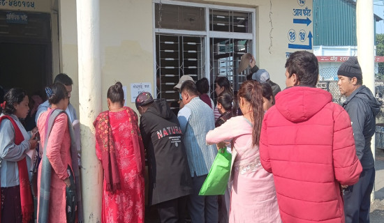 करछलीको  ८९ लाख मूल्यको मुस्ताङ गोल्ड रक्सी बरामद