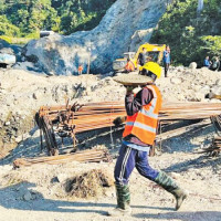 भयातुर विश्वले खोजेको निकास