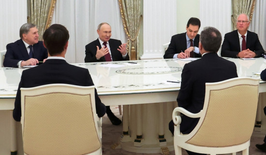 पुटिन-ट्रम्प प्रतिनिधिमण्डल वार्तामा ‘युद्ध अन्त्यको सङ्केत’