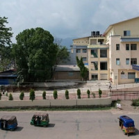 गुणस्तरहीन निर्माण सामग्री प्रयोग