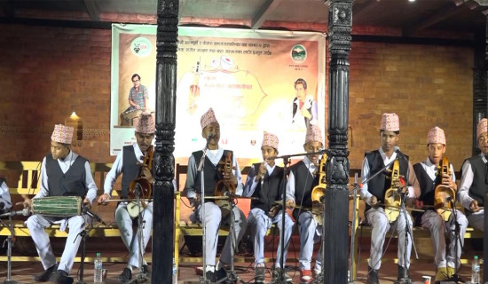 फल्चामा गुञ्जिए नारायणगोपाल र झलकमानका गीत