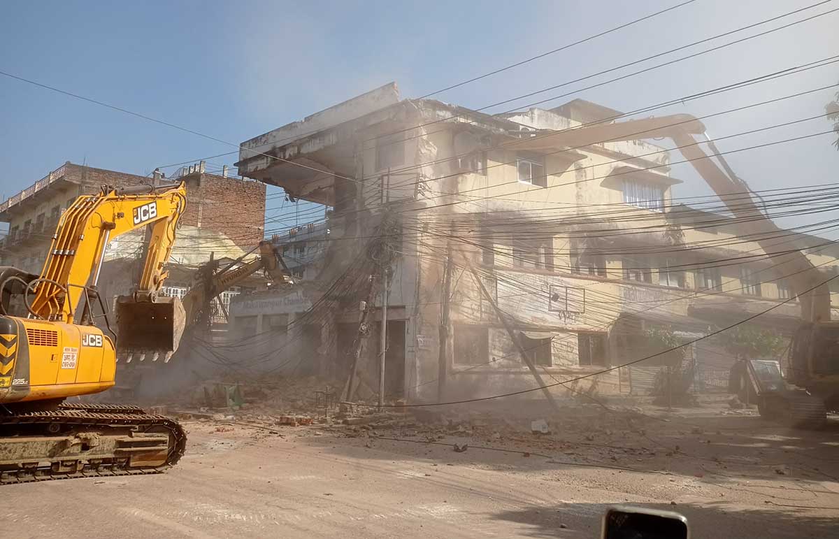 हेटौँडामा ५३१ घरटहरा भत्काइयो.हेटौँडा बजार अस्तव्यस्त