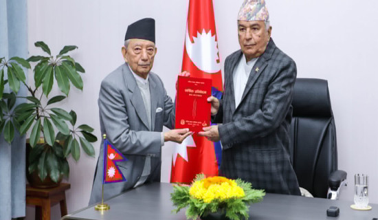 राष्ट्रपति पौडेलसमक्ष मानव अधिकार आयोगको वार्षिक प्रतिवेदन पेस