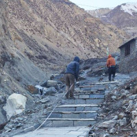 चिया बेचेर पढाइ खर्च