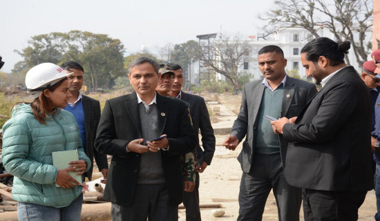 गृहमन्त्री अर्यालद्वारा निर्माणाधीन संसद् भवनको निरीक्षण