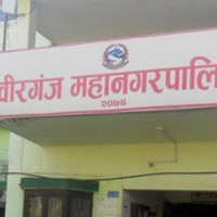 स्काभेटर चालकको करेन्ट लागेर मृत्यु : क्षतिपूर्तिको माग गर्दै सडक अवरुद्ध