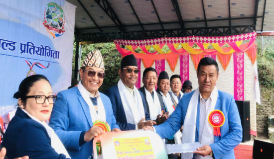 टिमुरे स्वास्थ्य चौकीलाई एम्बुलेन्स हस्तान्तरण