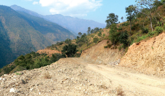 अलपत्र सामूहिक आवास भवन दुर्व्यसनीकर्ताको थलो बन्यो