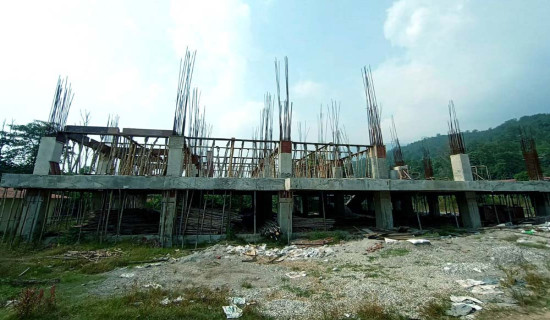 सरकारी भवन निर्माण सुस्त