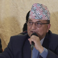 कविता लेखन प्रतियोगिताका विजयी विद्यार्थी पुरस्कृत