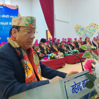 कविता लेखन प्रतियोगिताका विजयी विद्यार्थी पुरस्कृत