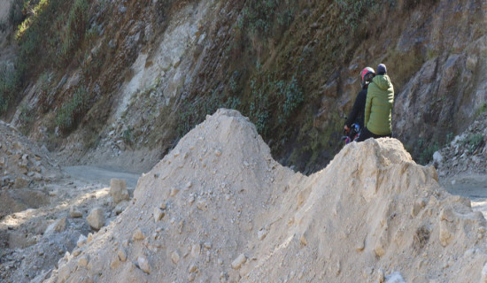 ‘विकासनिर्माणमा लापर्बाही सह्य हुँदैन’