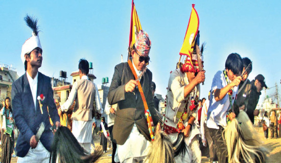 ‘प्रवासी जीवन’ पोस्टरमा अभिनेता हमाल